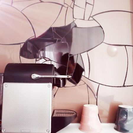 Studio Situe Dans Un Quartier Calme Et Residentiel A Montrouge A Seulement 2 Minutes Du Metro Exteriör bild