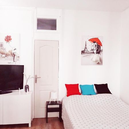 Studio Situe Dans Un Quartier Calme Et Residentiel A Montrouge A Seulement 2 Minutes Du Metro Exteriör bild