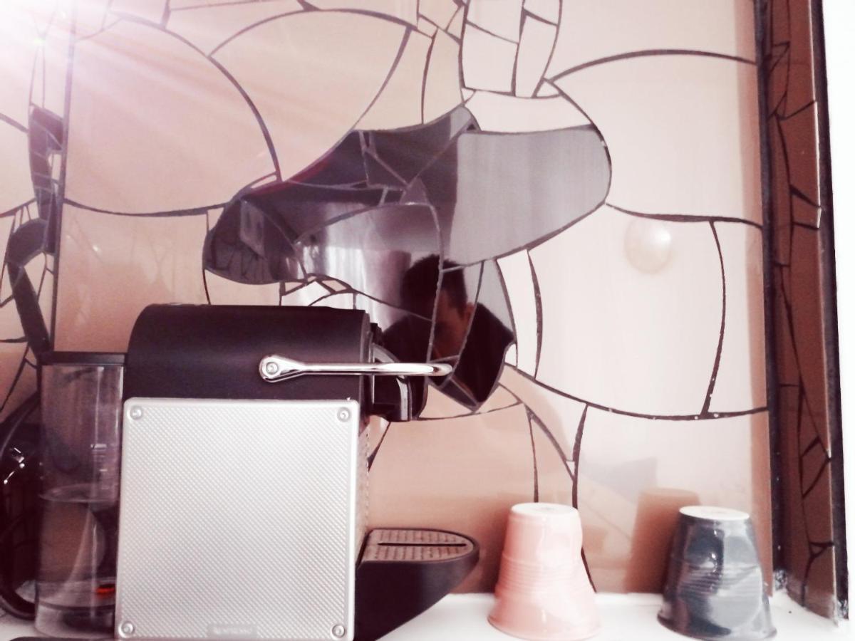 Studio Situe Dans Un Quartier Calme Et Residentiel A Montrouge A Seulement 2 Minutes Du Metro Exteriör bild