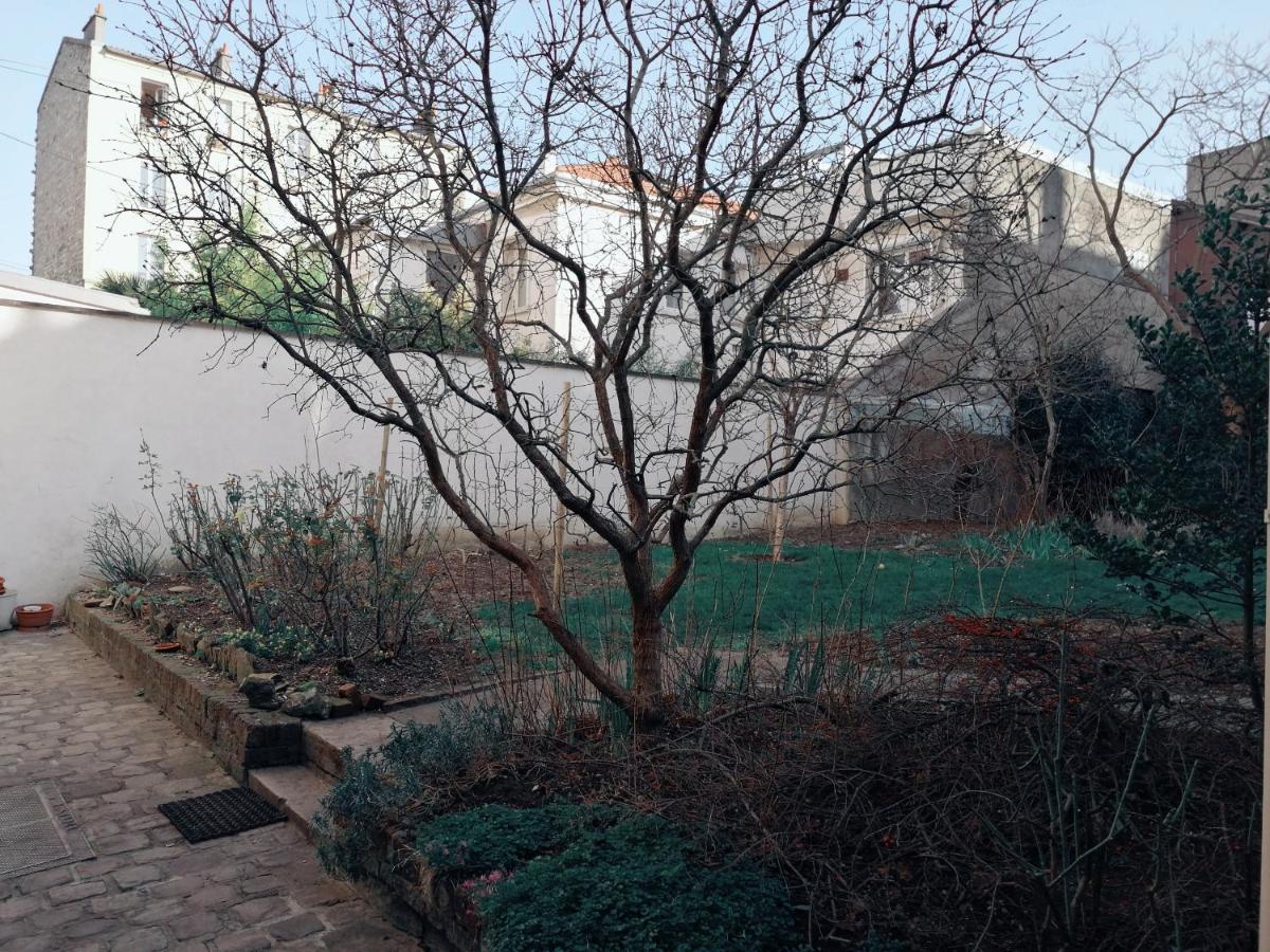 Studio Situe Dans Un Quartier Calme Et Residentiel A Montrouge A Seulement 2 Minutes Du Metro Exteriör bild